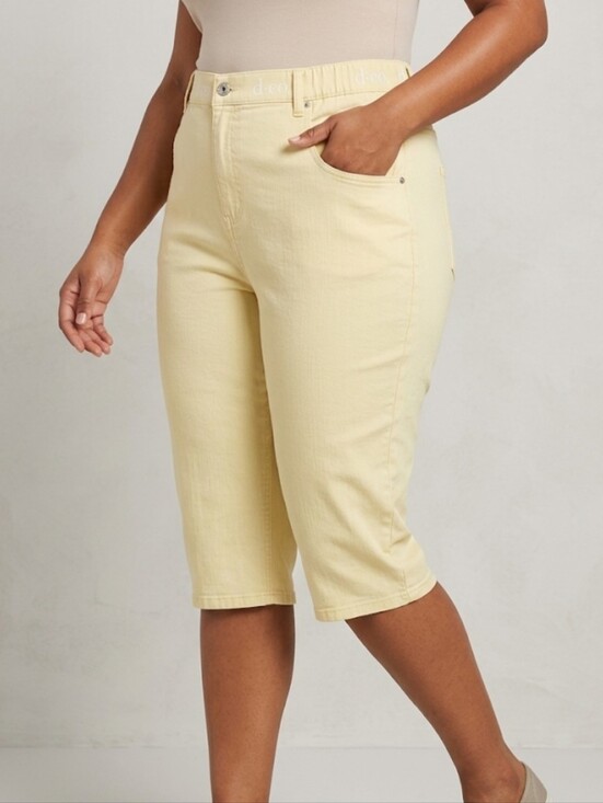 d&co Denim - Denim & Co Woman's Pale Yellow Capri Jeans - 26W